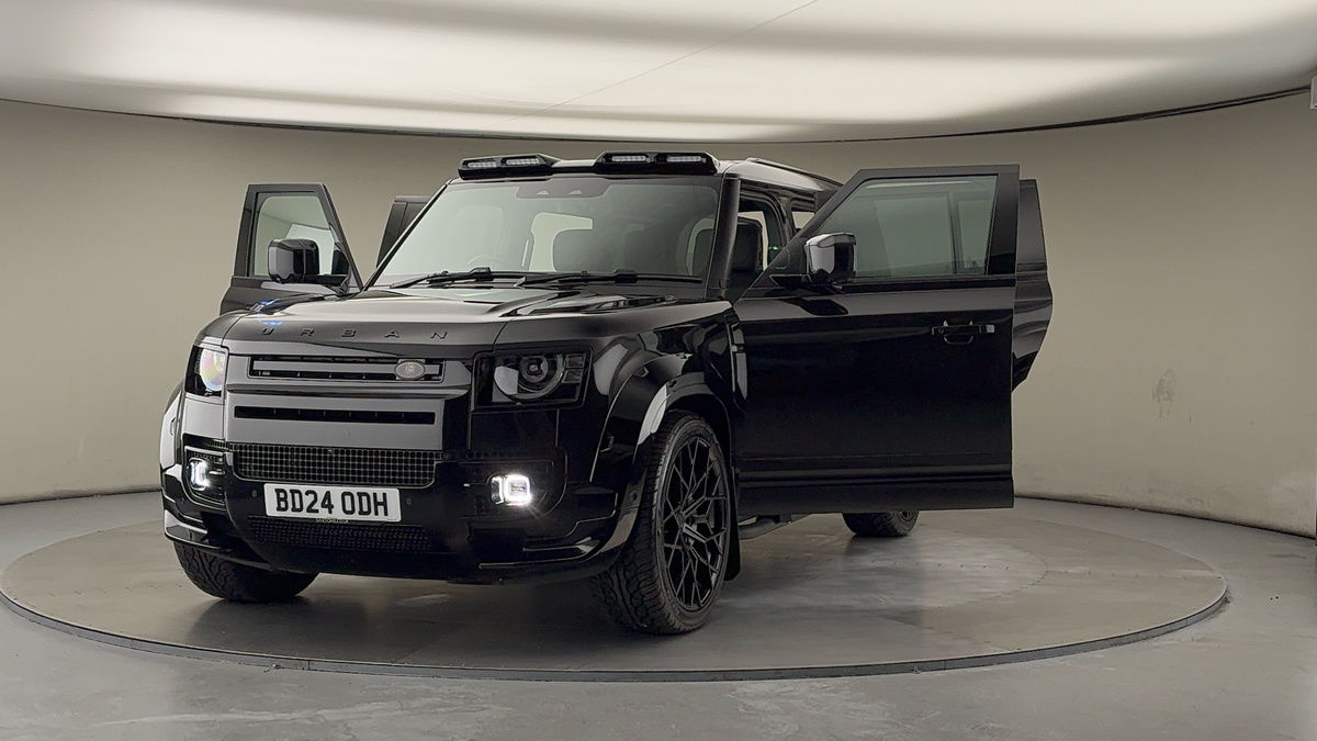 More views of Land Rover Defender 110