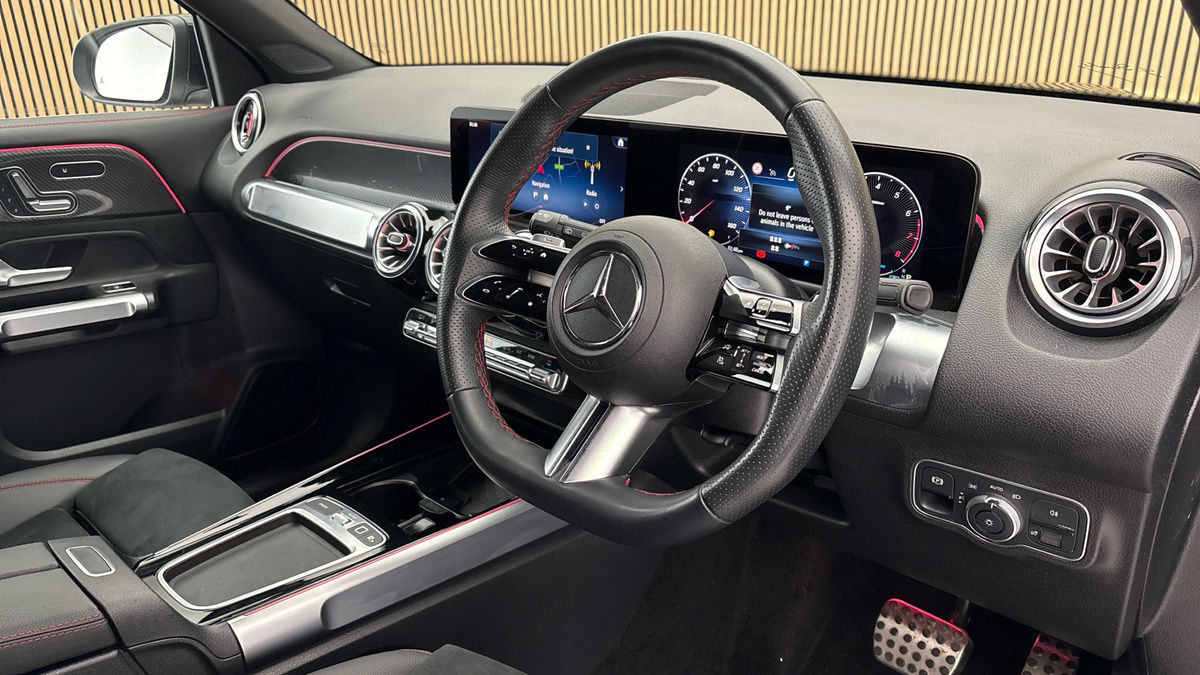 Mercedes-Benz GLB Image 5