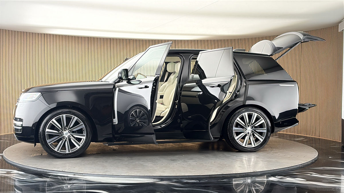 More views of Land Rover Range Rover