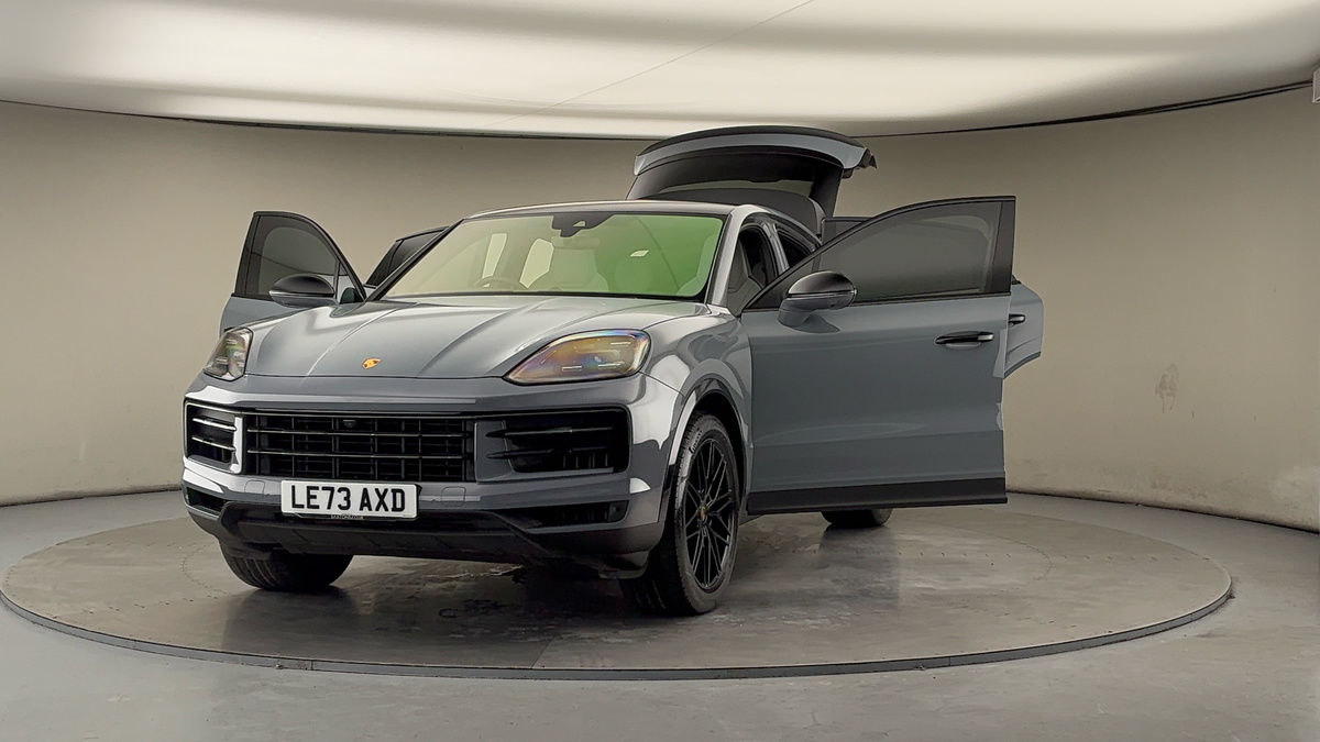 More views of Porsche Cayenne