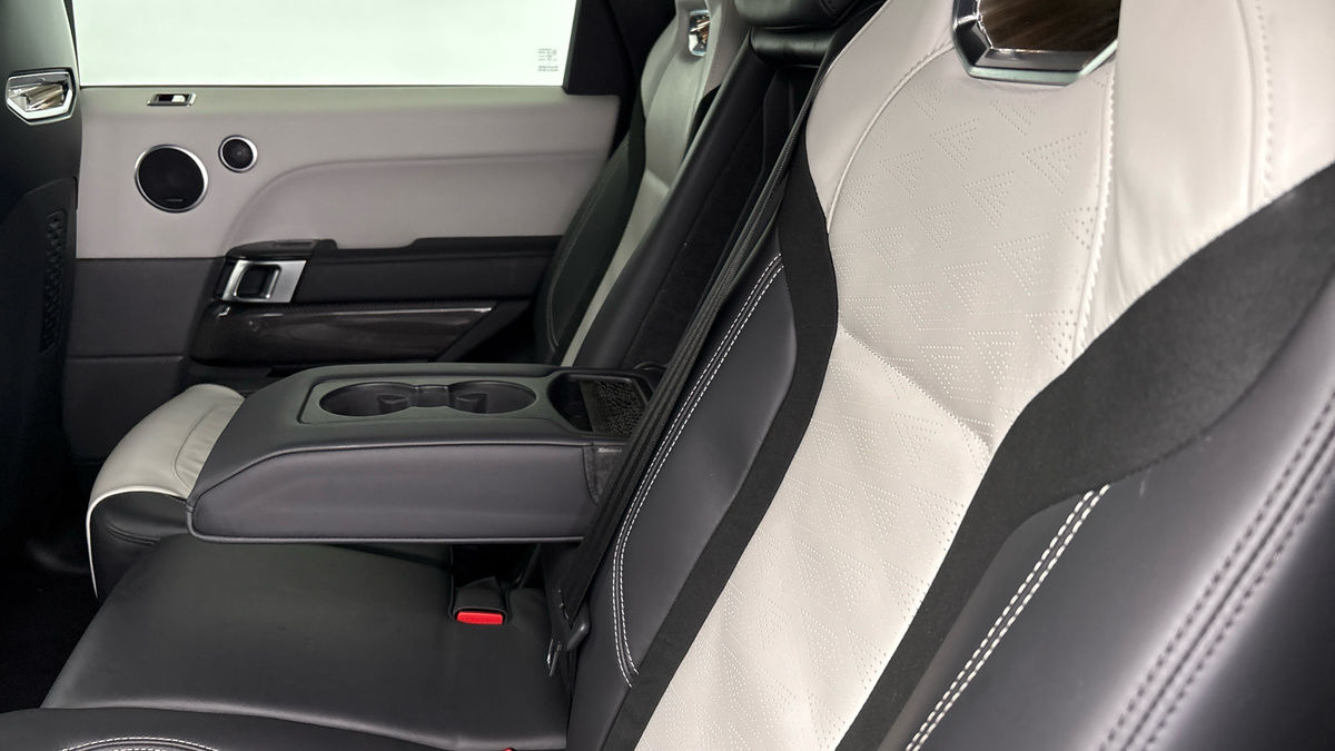 Land Rover Range Rover Sport Image 9