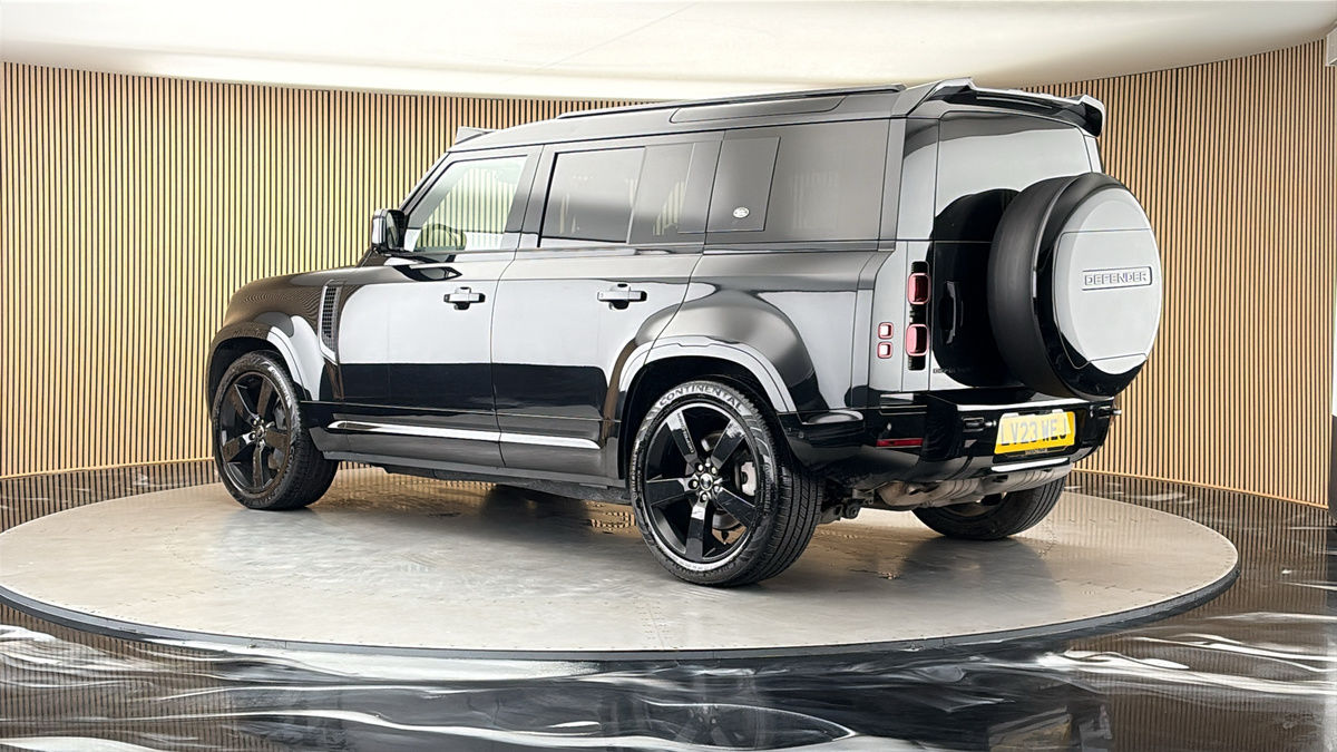 More views of Land Rover Defender 110