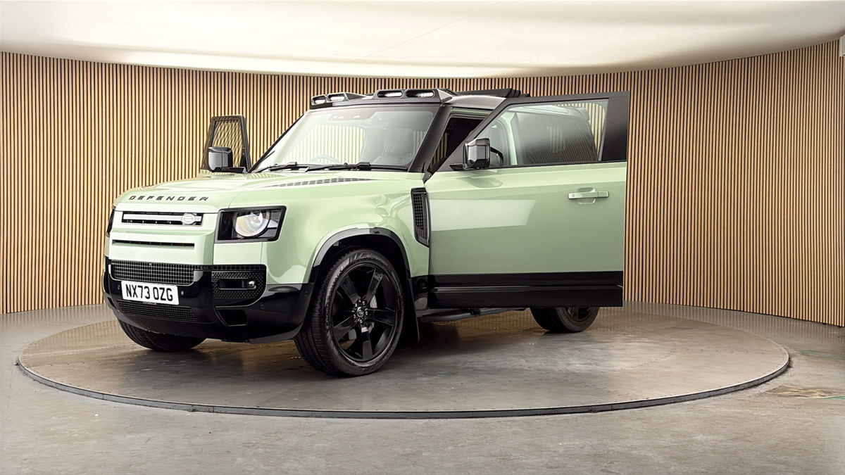 More views of Land Rover Defender 90