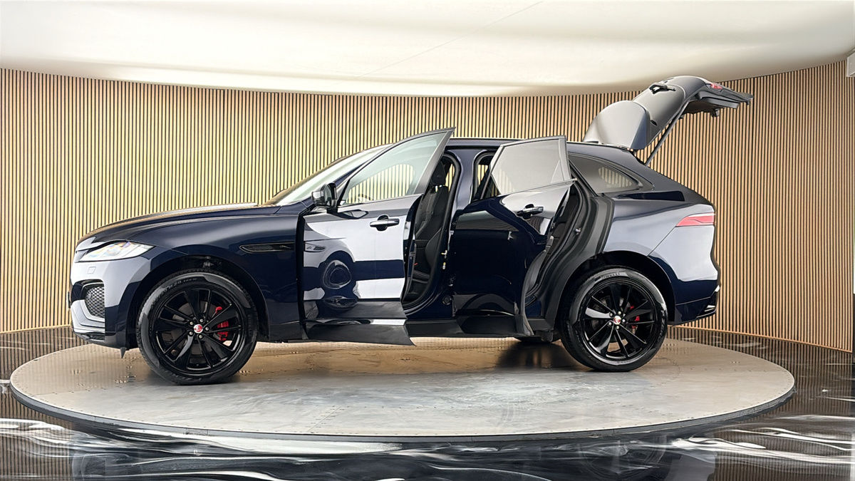 More views of Jaguar F-PACE