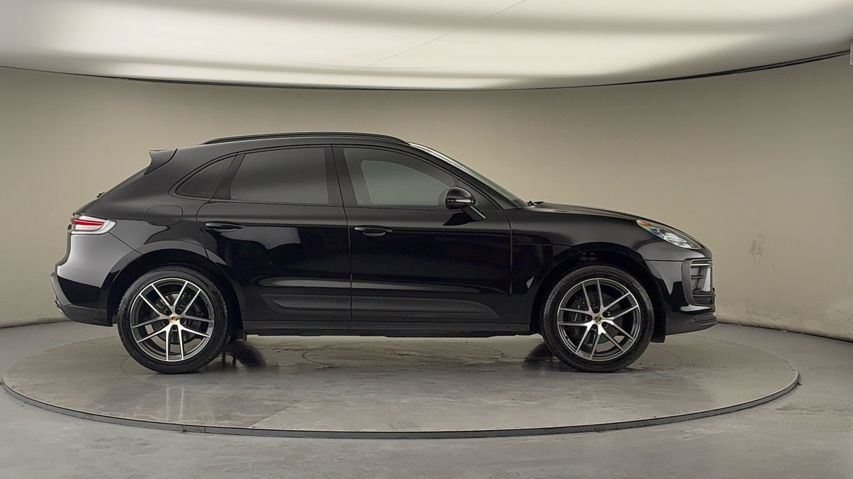 Porsche Macan Image 16