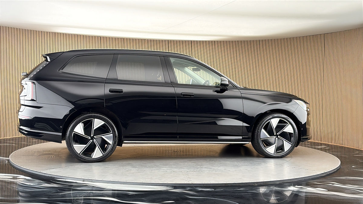 More views of Volvo EX90