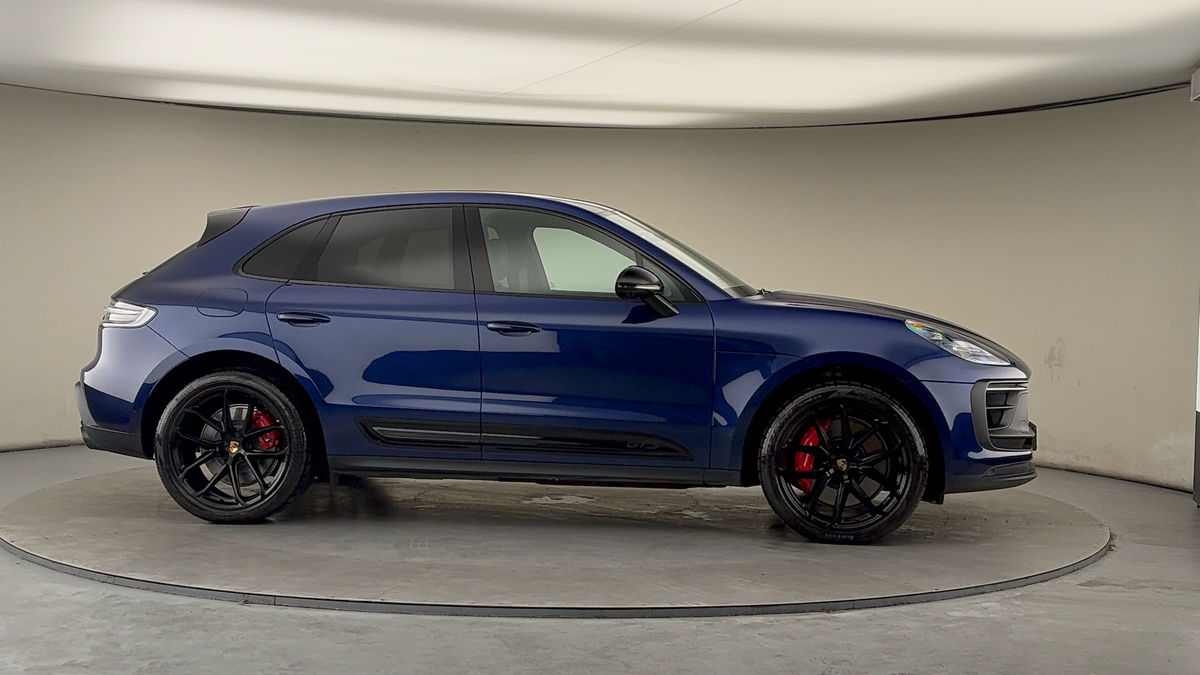 More views of Porsche Macan