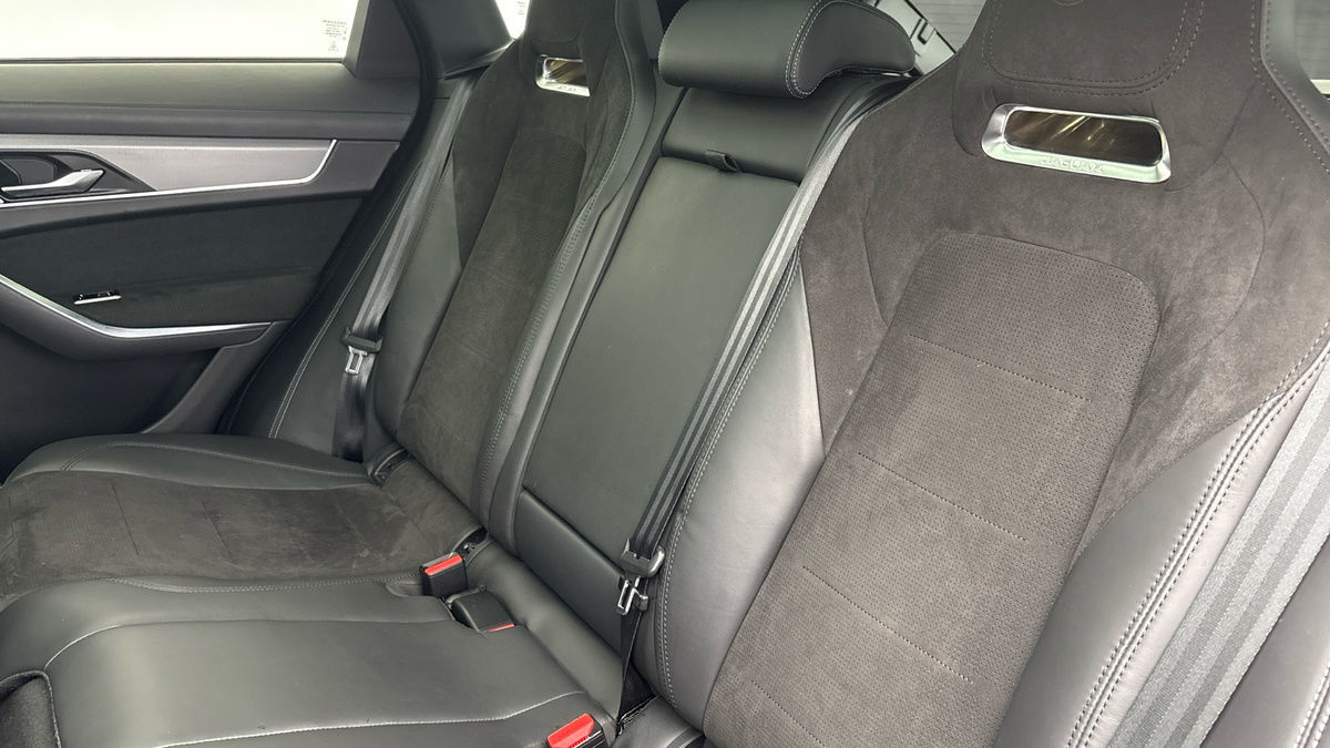 Jaguar F-PACE Image 8
