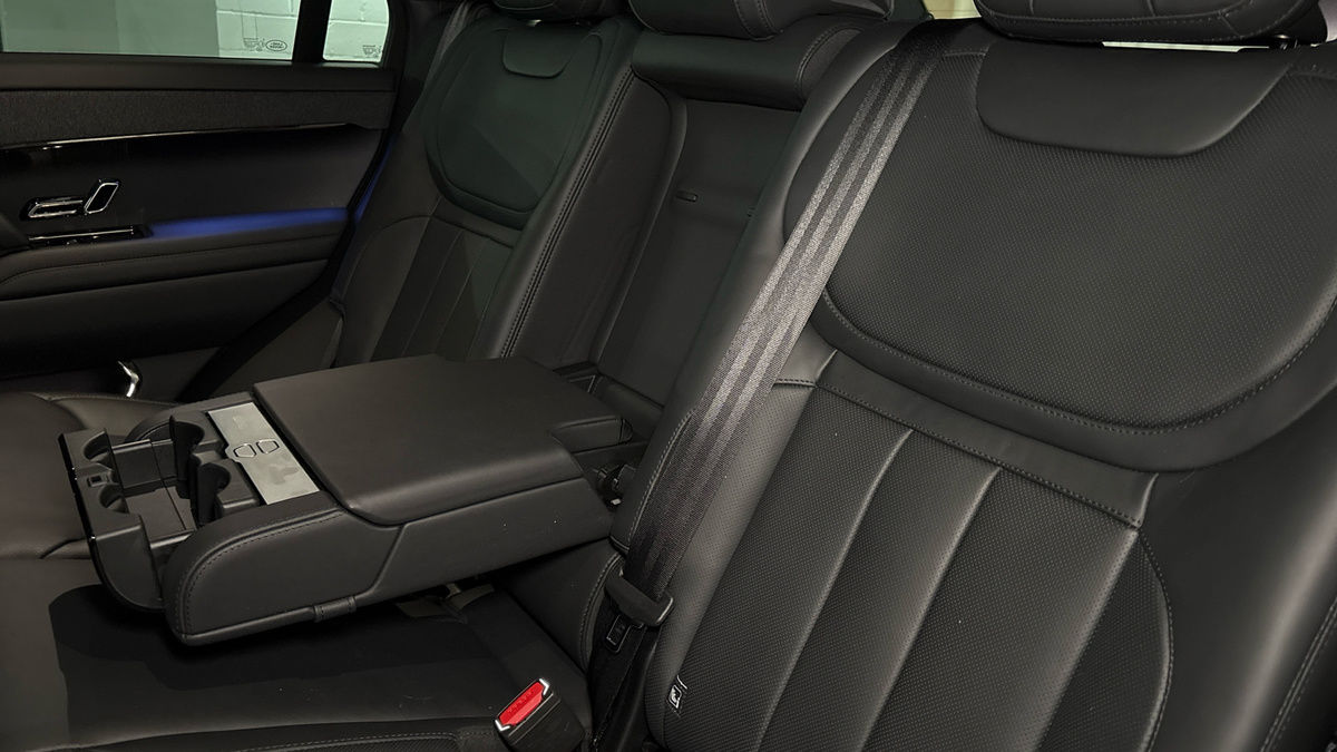 Land Rover Range Rover Sport Image 9