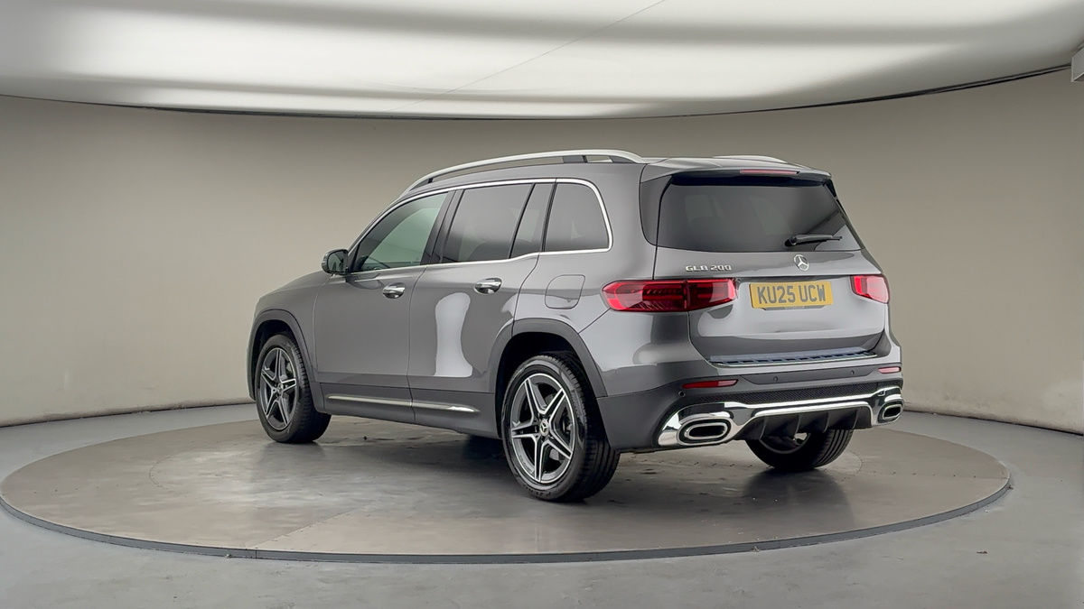Mercedes-Benz GLB Image 2