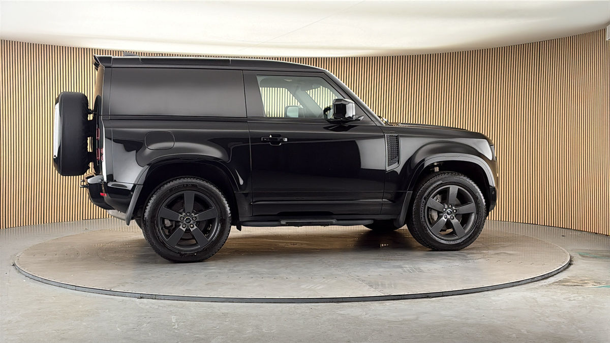More views of Land Rover Defender 90