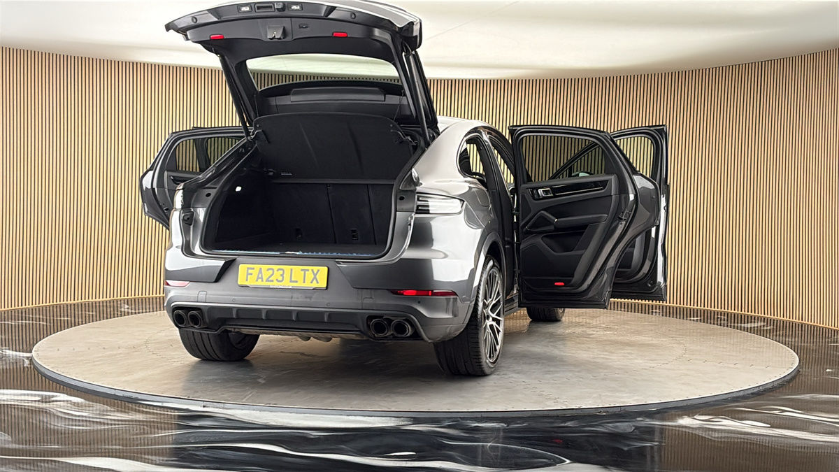 More views of Porsche Cayenne