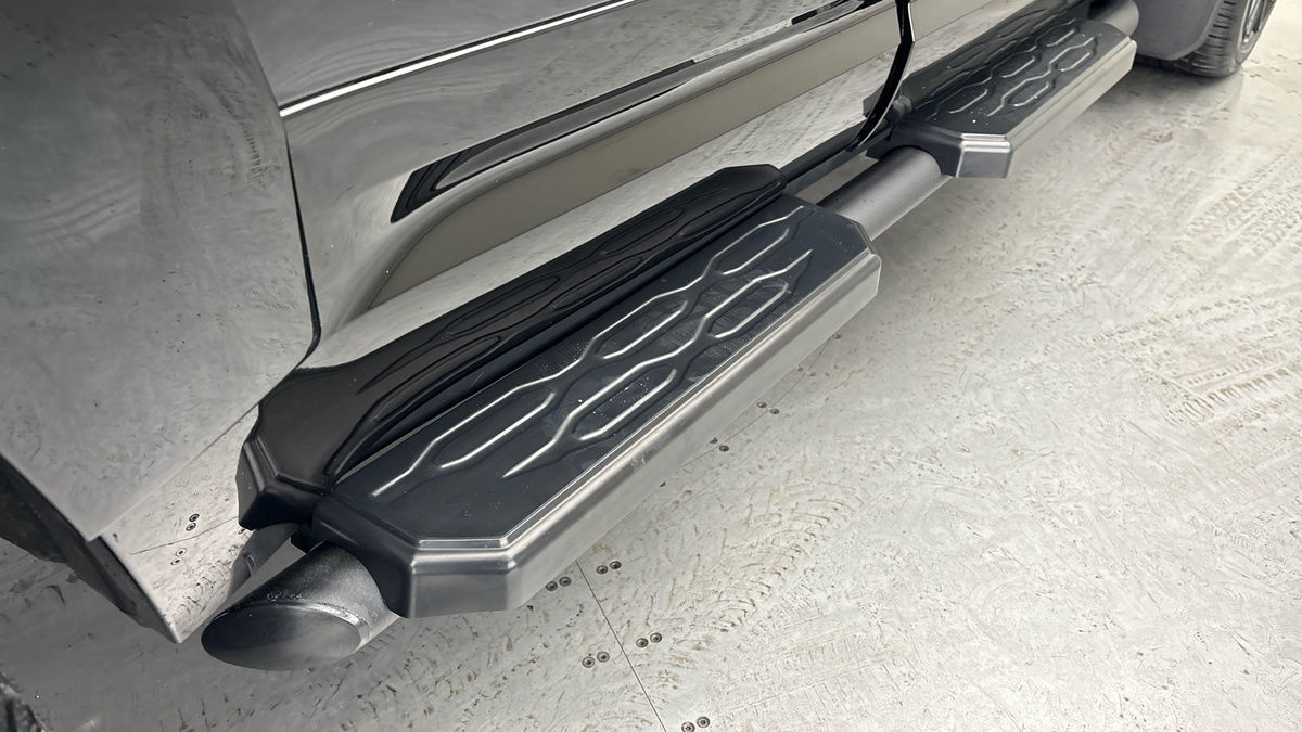 Land Rover Defender 110 Urban Image 6