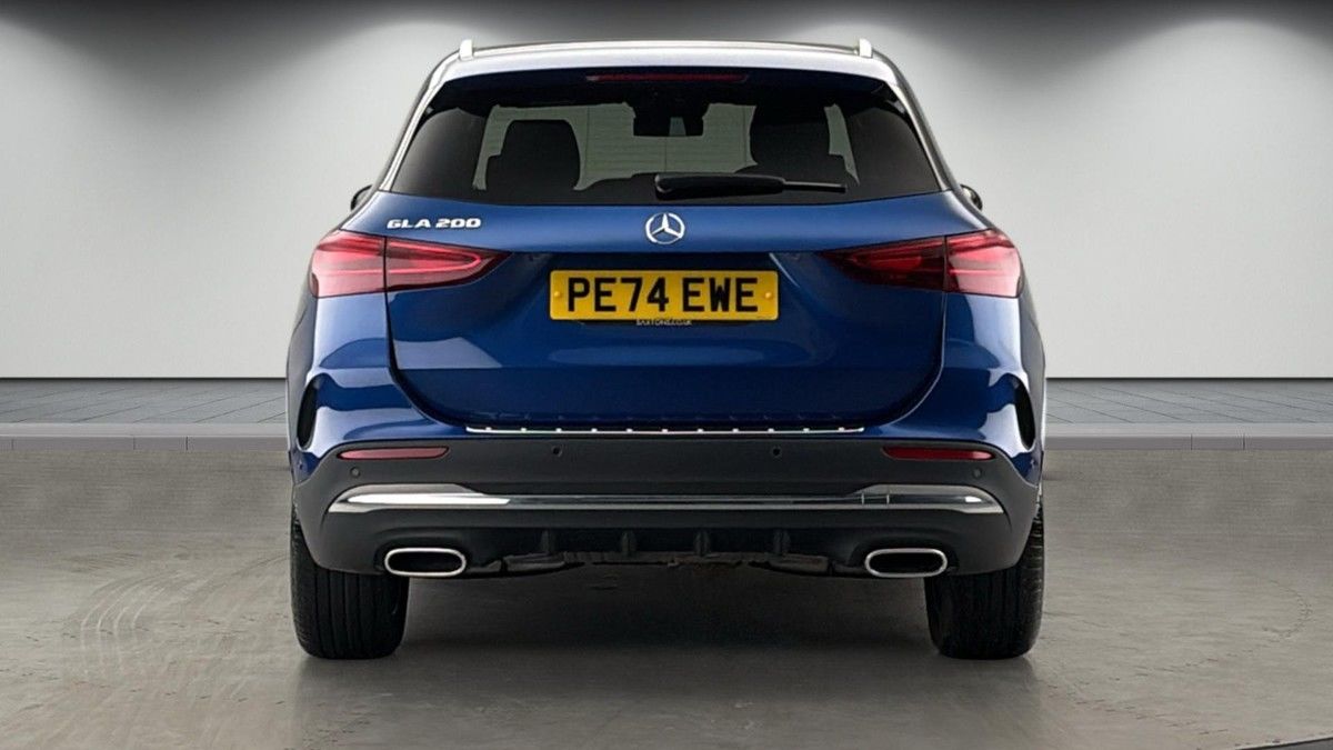 Mercedes-Benz GLA Image 4