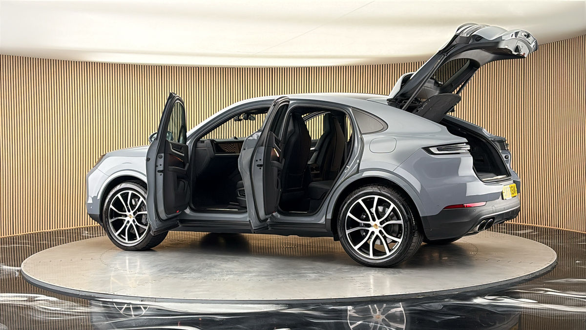 More views of Porsche Cayenne
