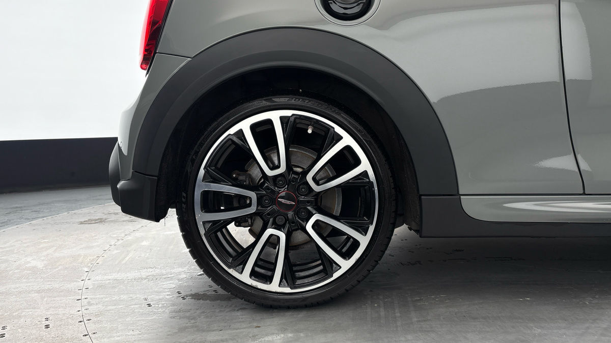 MINI Convertible Image 10