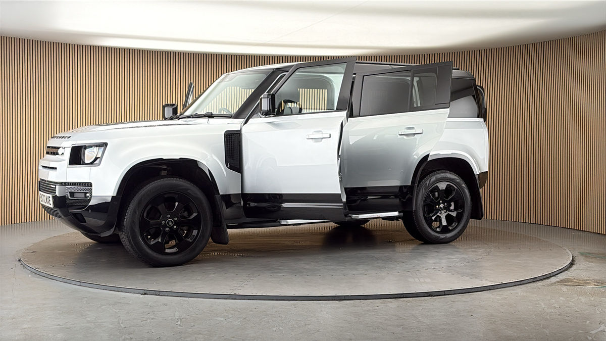 More views of Land Rover Defender 110