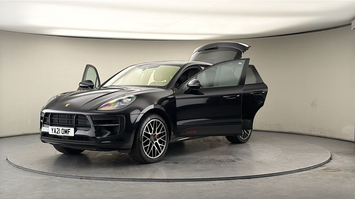 More views of Porsche Macan