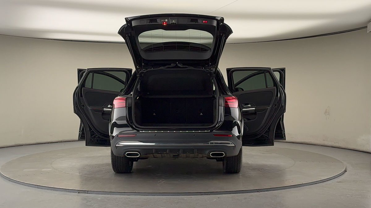 More views of Mercedes-Benz GLA