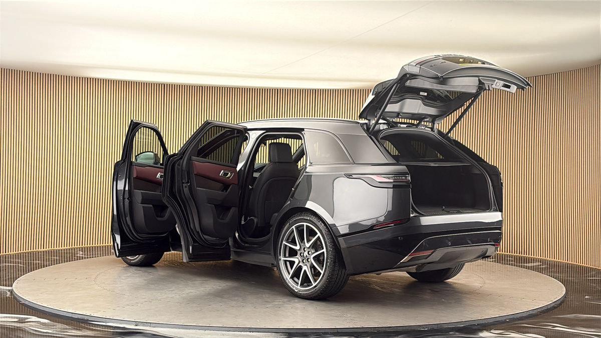 More views of Land Rover Range Rover Velar