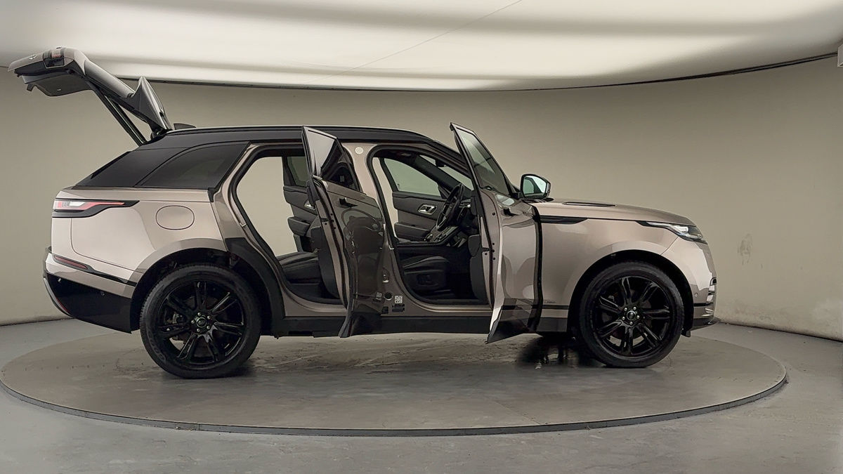 More views of Land Rover Range Rover Velar