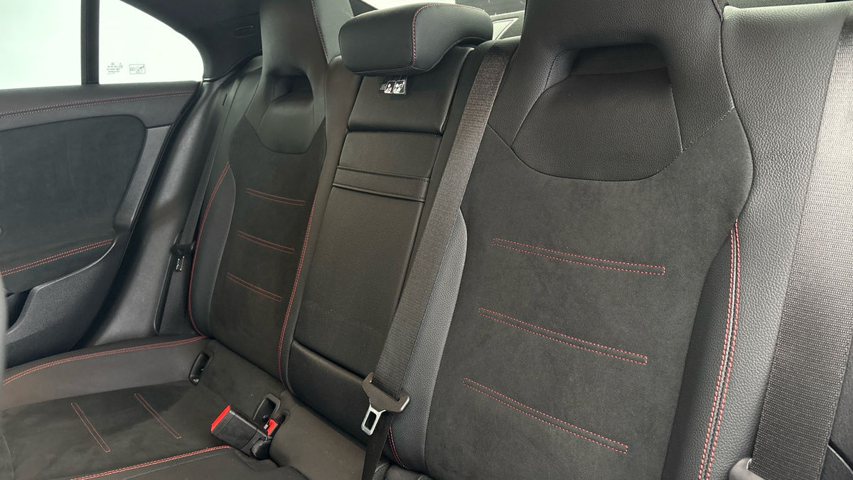 Mercedes-Benz CLA Image 8