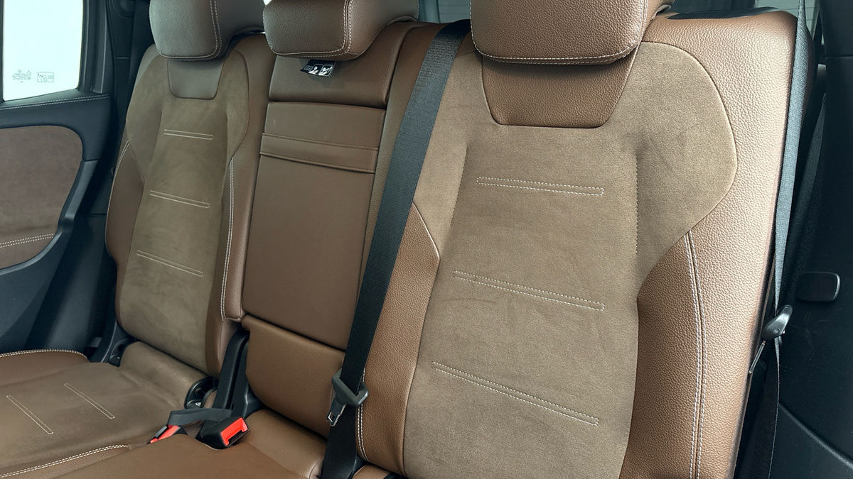 Mercedes-Benz GLB Image 8