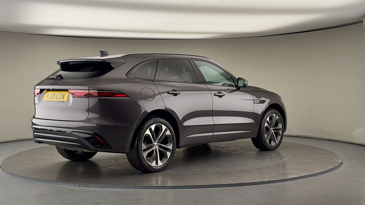 Jaguar F-PACE Image 21