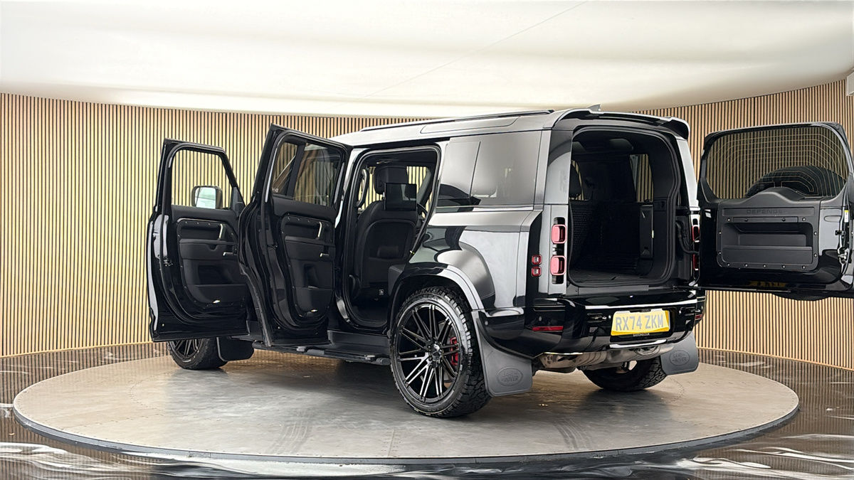 More views of Land Rover Defender 110