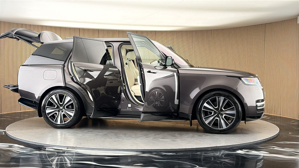 More views of Land Rover Range Rover