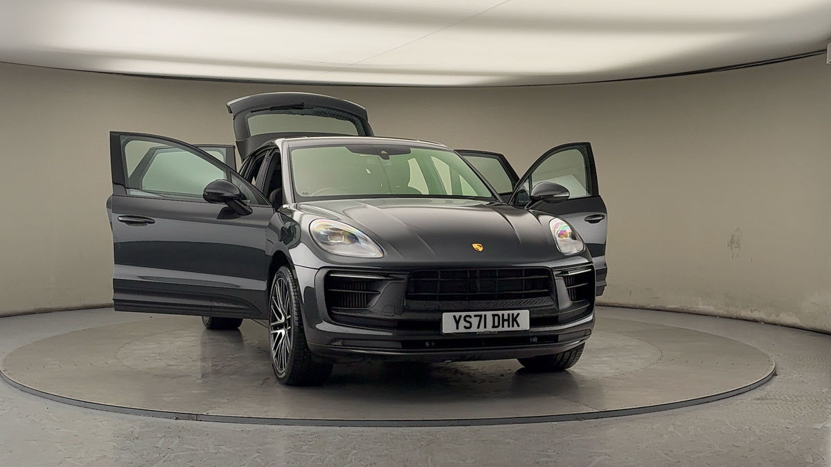 More views of Porsche Macan