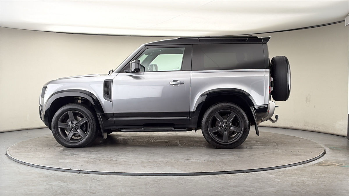 More views of Land Rover Defender 90