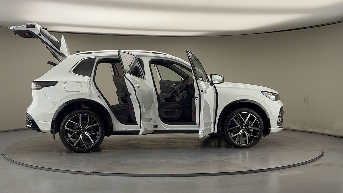 More views of Volkswagen Tiguan