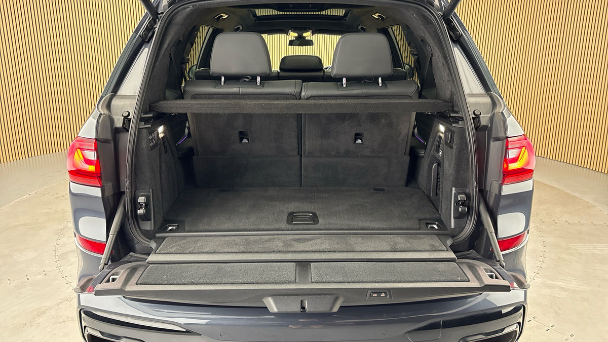 BMW X7 Image 11