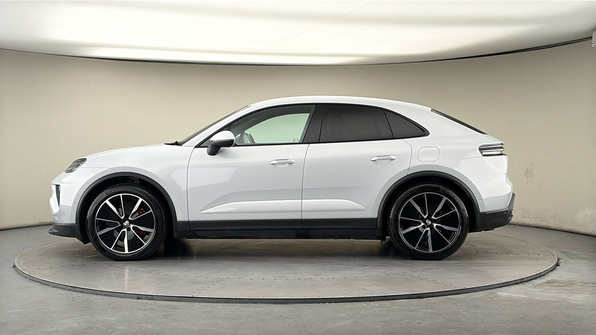 Porsche Macan Image 15