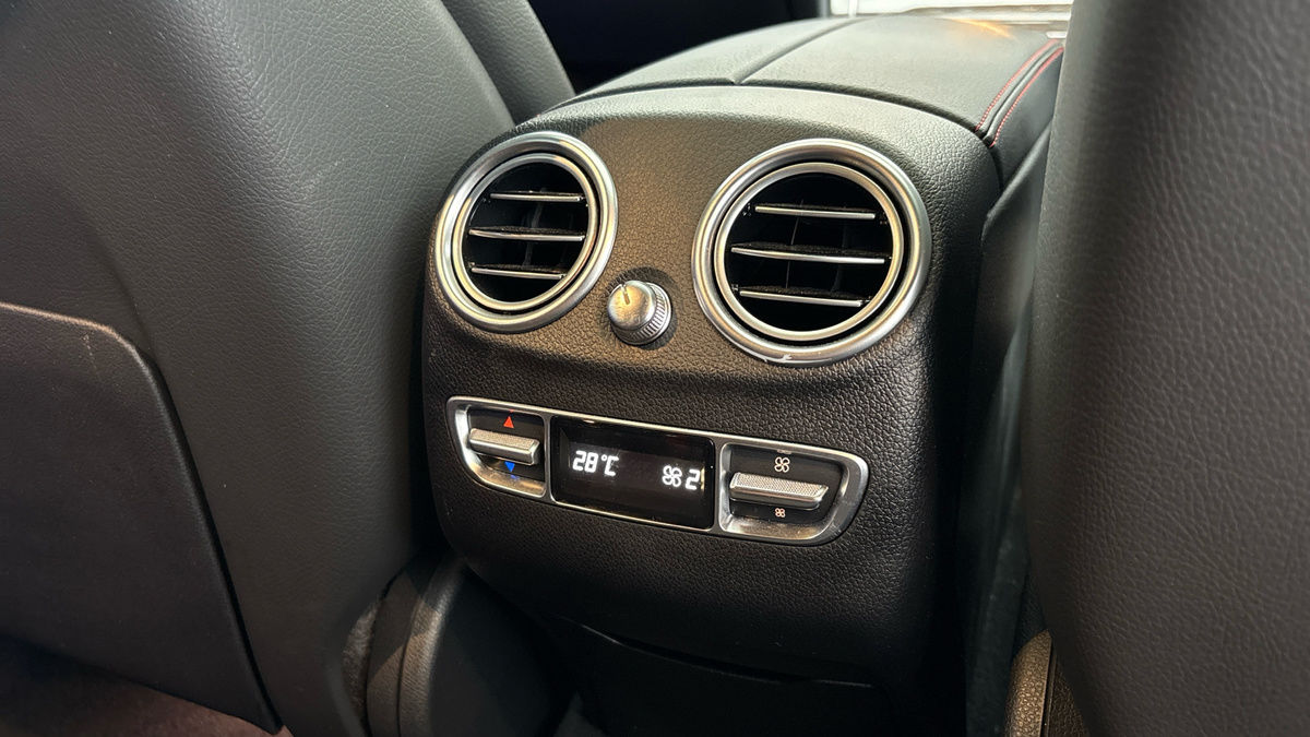 Mercedes-Benz GLC Image 25