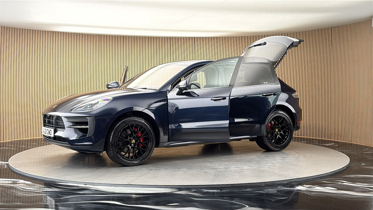 More views of Porsche Macan