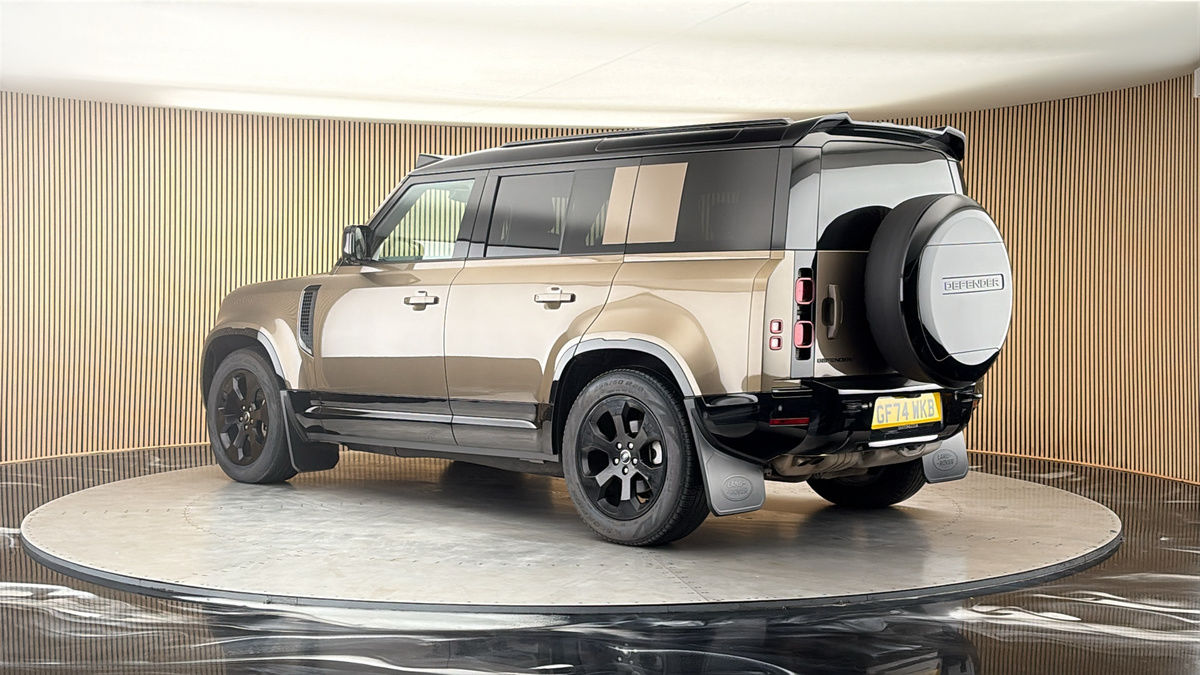 More views of Land Rover Defender 110