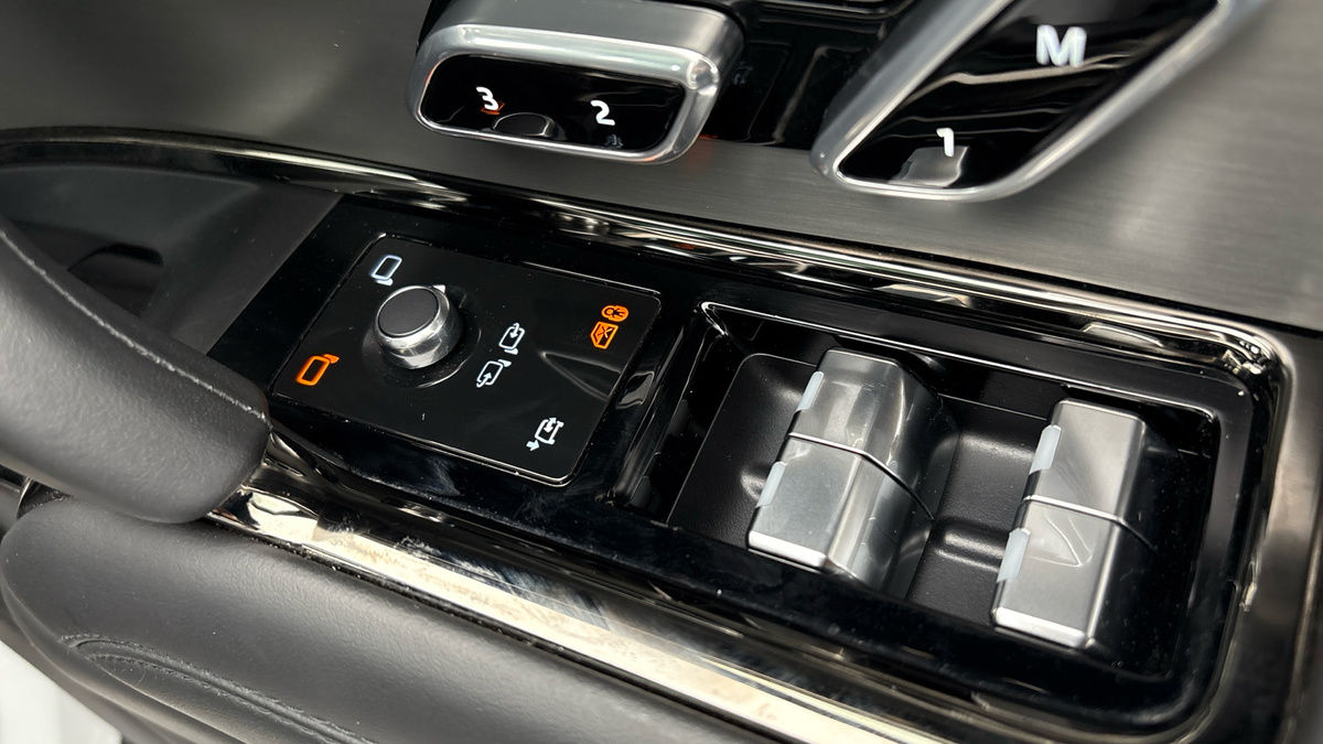 Land Rover Range Rover Sport Image 26