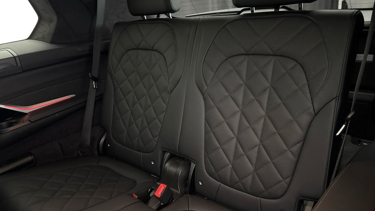 BMW X7 Image 38