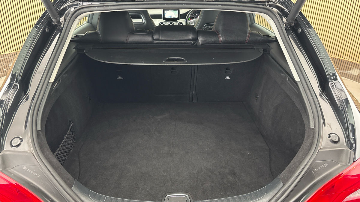 Mercedes-Benz CLA Image 11