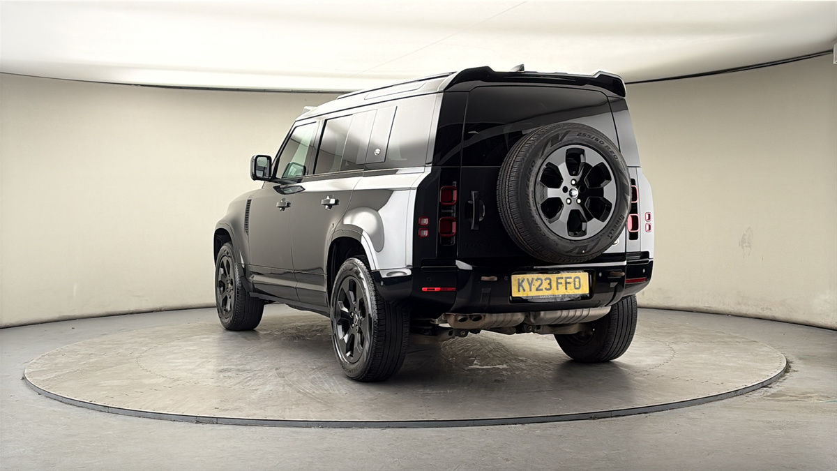 More views of Land Rover Defender 110