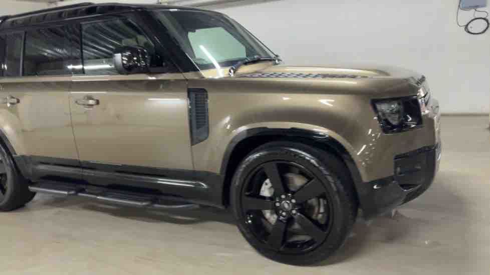 More views of Land Rover Defender 110