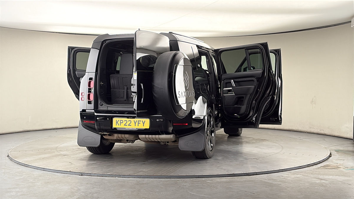 More views of Land Rover Defender 110
