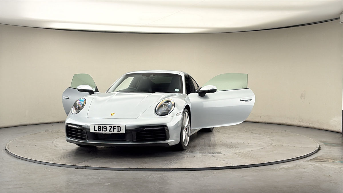More views of Porsche 911