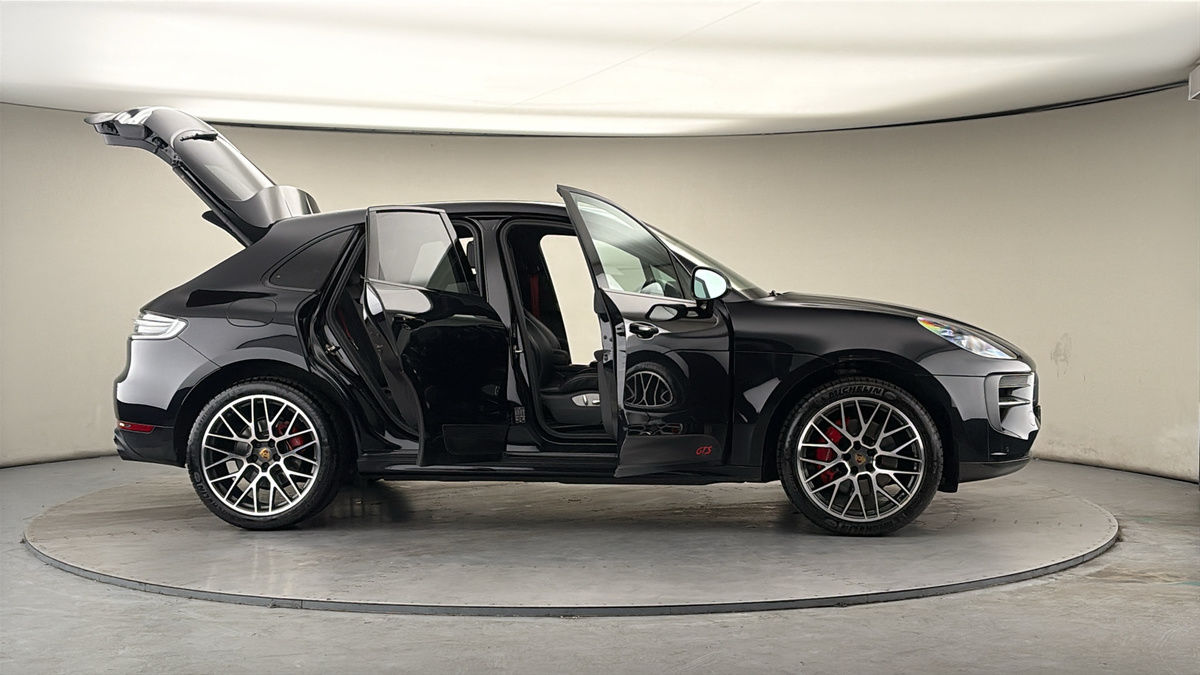 More views of Porsche Macan