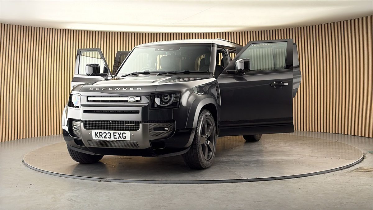 More views of Land Rover Defender 110