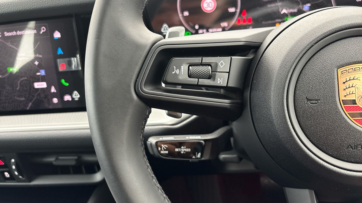 Porsche Cayenne Image 13