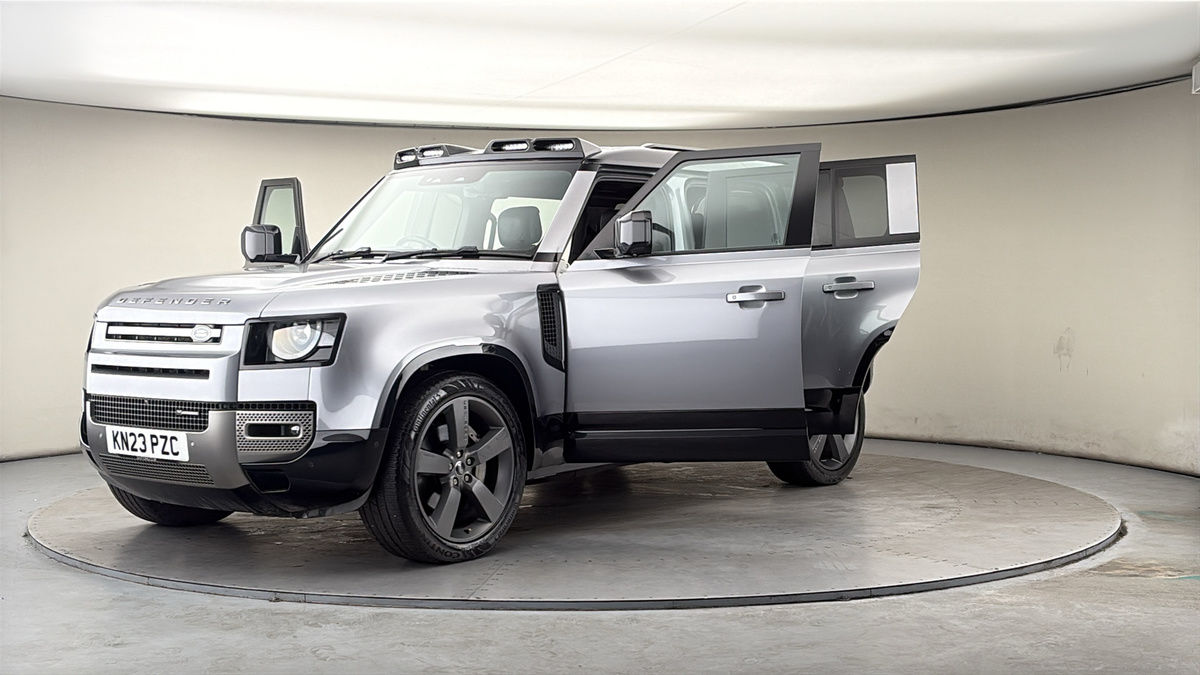 More views of Land Rover Defender 110