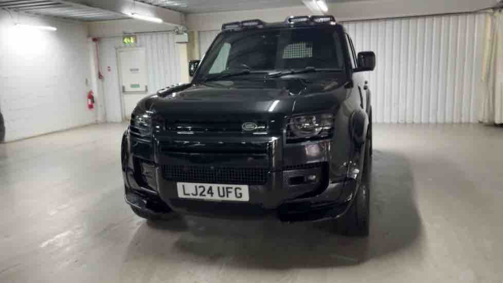 More views of Land Rover Defender 110